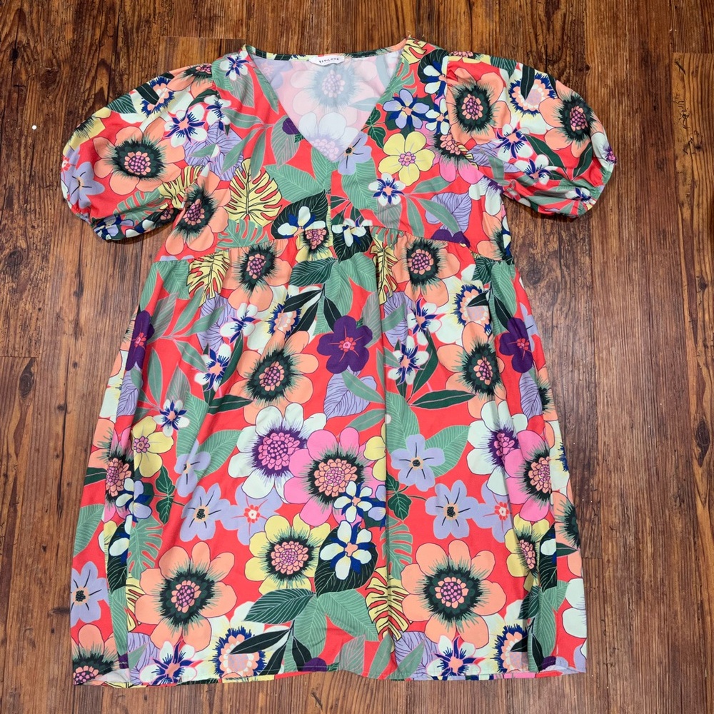 Short Vibrant Floral Dress with Short Puffy Sleeves